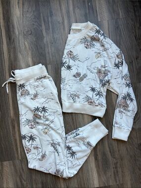 NWOT Gilly Hicks Lounge Set
